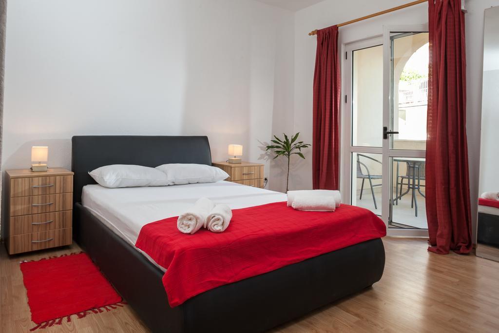 Apartments Fiona - Away From City Crowds 马卡尔斯卡 客房 照片